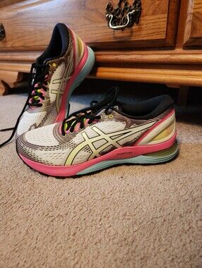 Asics Women's Athletic Running Shoes in Cream, Pink & Mint, sz 11